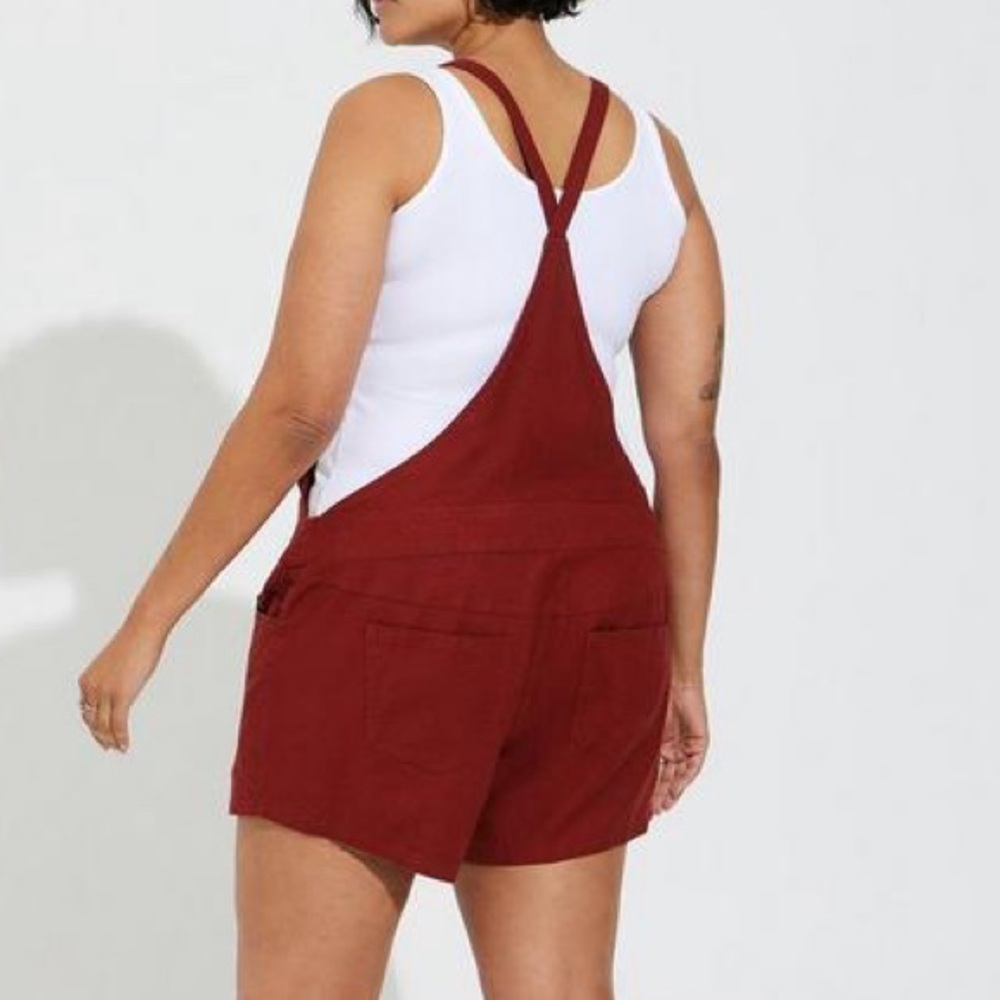 Torrid red stretchy linen blend shorts romper overalls - Picture 2 of 6